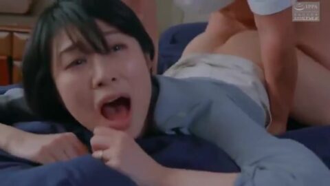 【ながえスタイル】黒髪のスレンダー人妻が自宅で激しく腰を振る痴女っぷりに理性崩壊SEX